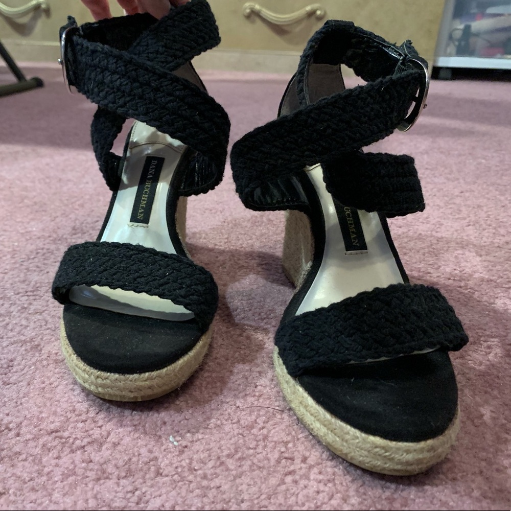 Dana Buchman Wedges